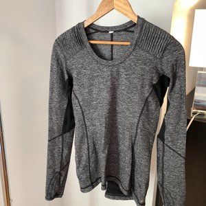Lululemon Long sleeve top Grey and black